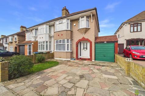 Presented by Clinton at EweMove Bexleyheath and Da