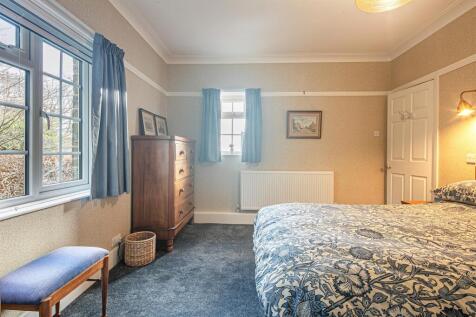 6 bed, 3 bath Detached in Sheffield - Photo 24
