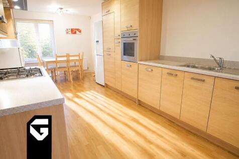 6-bed semi-detached on Longdown Avenue, BS16, £4,082/mo