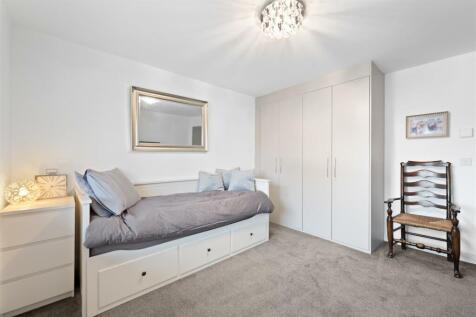 2 Edale Drive-12 (2).jpg