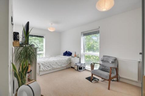 Bedroom 1_Pic_ (3).jpg