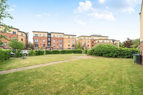 Fountain Court - Communal Grounds (2).jpg