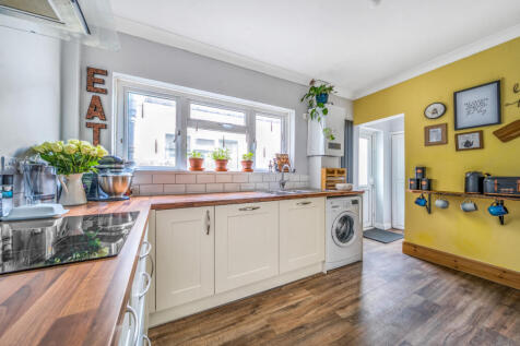 1384176-5-692586c...