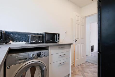 009-81 Ivanhoe Crescent, Wishaw, ML2 7DT.jpg