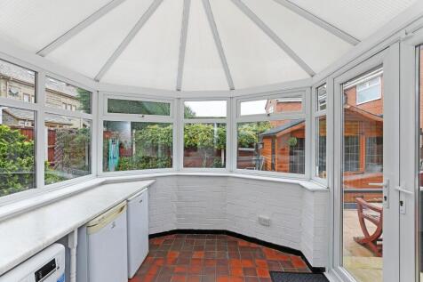 Hill Top House, Batley Road, Tingley WF3 photo 4