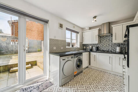 Kitchen/ Dining Room