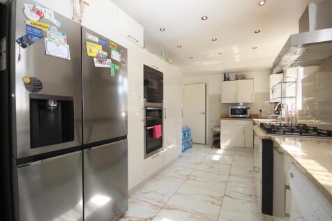 KITCHEN BREAKFAST ROOM