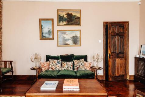 Living Room Image 2