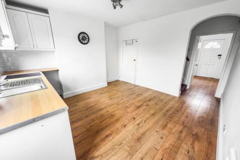 Nursery Road, Barnton, CW8 photo 4