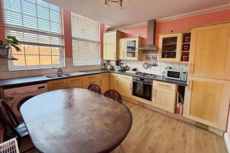 HM_KitchenWideShot.jpeg