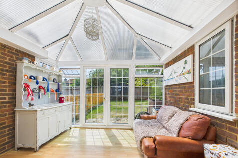 CAM01354G0-PR0559-STILL007