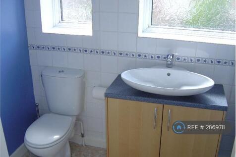 Bathroom (Pre-Refurb)