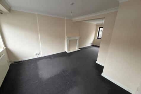 Birkdale Avenue, Romford, Havering photo 3