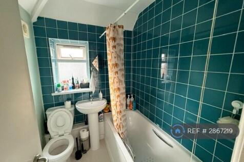 Neasham Road, Dagenham, RM8 photo 5