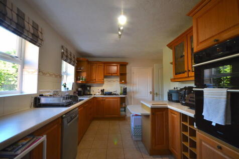 Norris Close, Kettering, NN15 5YD photo 3