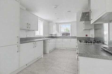 Chester Grove Lawford Manningtree photo 3