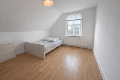 Room 10 (2)