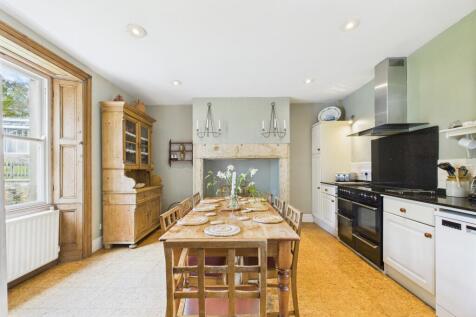 CAM04201G0-PR0078-STILL095