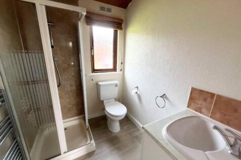 Shower/Cloakroom