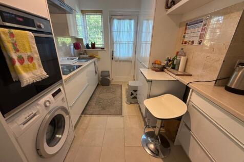 Ossulton Way, Finchley photo 3