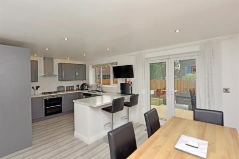 Fitted Dining Kitchen: