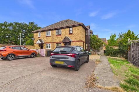 1-bed house on Chinook, Highwoods, Colchester, £1,100/mo