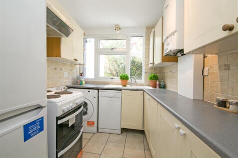 21 Carlwell Street kitchen new.jpg