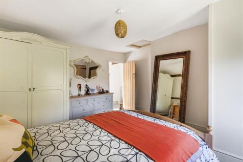 Lower End Farmhouse, 10 High Street South, Tiffiel