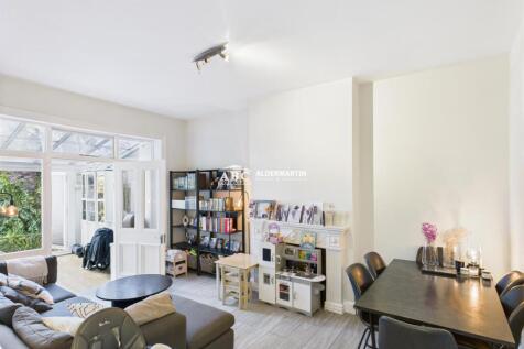 London, NW4 - property photo