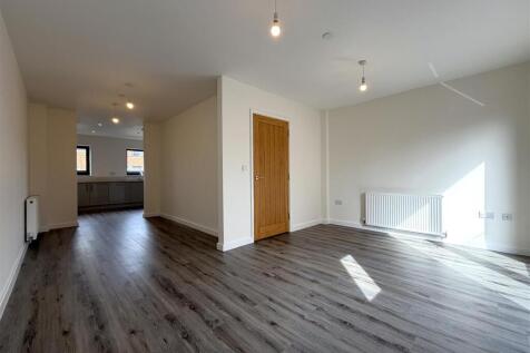 Generous L-SHAPED Living/Dining Space 333