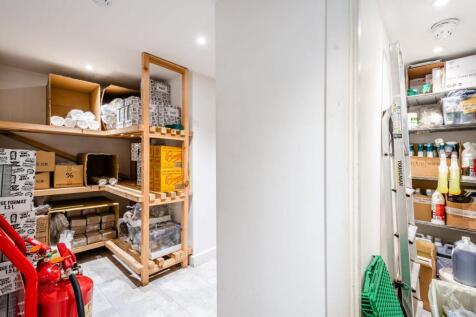 Broadway Mkt 33  3.jpg