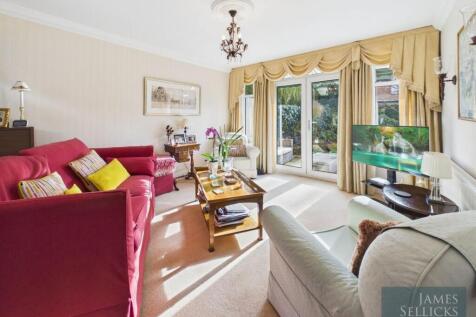 Sitting/Dining Room