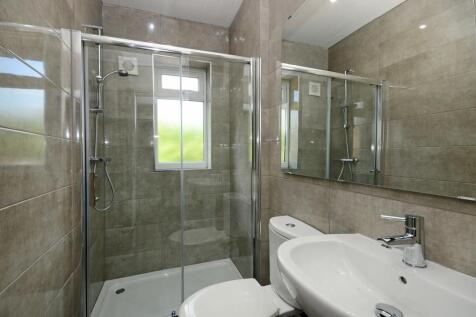 90 Alderson Road North - STUDENT PROPERTY photo 3