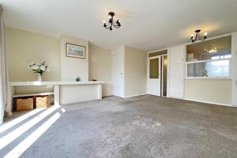 Cunningham Road 147 - Living Room.jpg