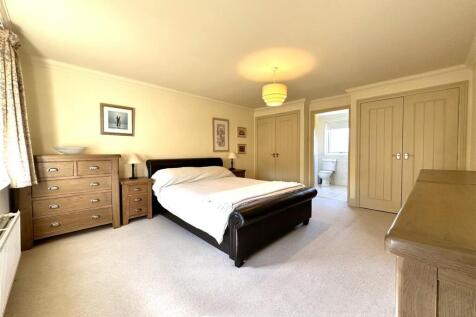 Master Bedroom Into En-Suite 129