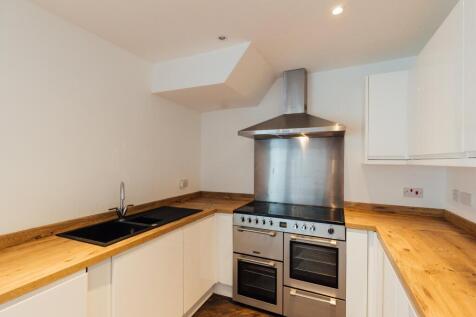 Holywell Drive, Loughborough photo 3