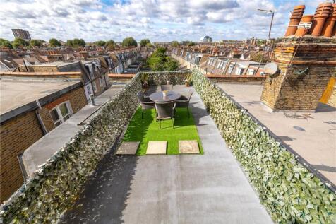 London, W6 - property photo