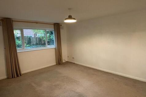 2 Valley Court - lounge 2.jpeg