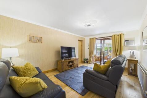 Lounge Angle 1