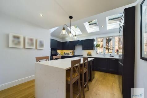 CAM03394G0-PR0174...