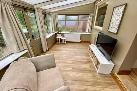 Bramleys Estate Agents - Moor Lane - Gomersal (22)