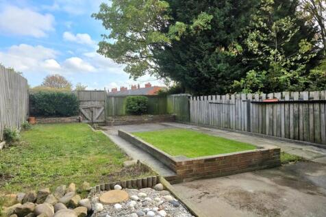 Melbourne Avenue, Bolton-Upon-Dearne, S63 photo 4