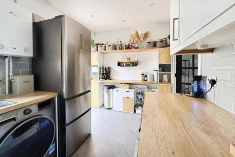 Kitchen Photo 2
