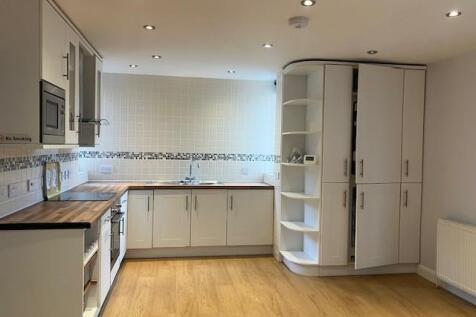 Kitchen 1.jpg