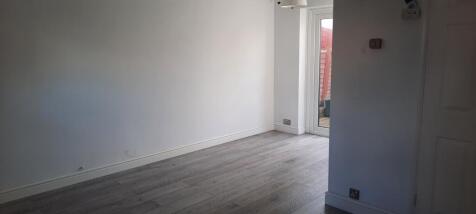 Hendrix Drive, Crownhill, Milton Keynes, MK8 photo 3