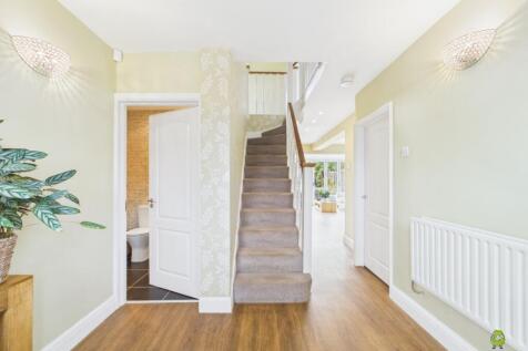 Presented by Clinton at EweMove Bexleyheath and Da
