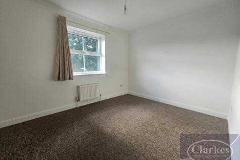 127 Richmond Park Road, Charminster, Dorset photo 4