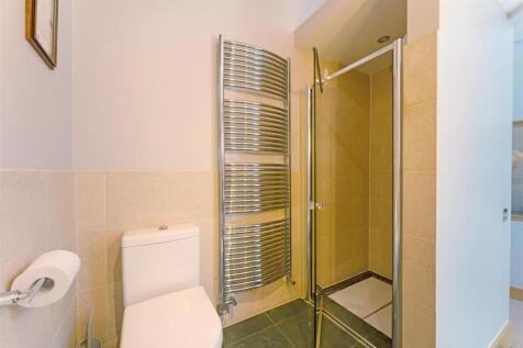 Parrys Close, Stoke Bishop Shower Room 2.jpg
