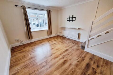 Living Room-Bedford-Prime Choice-Best Letting Agen