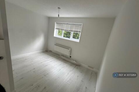Clay Hill, Two Mile Ash, Milton Keynes, MK8 photo 4